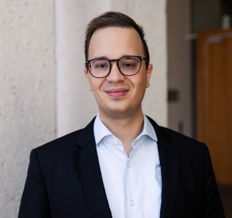 Luca Manns